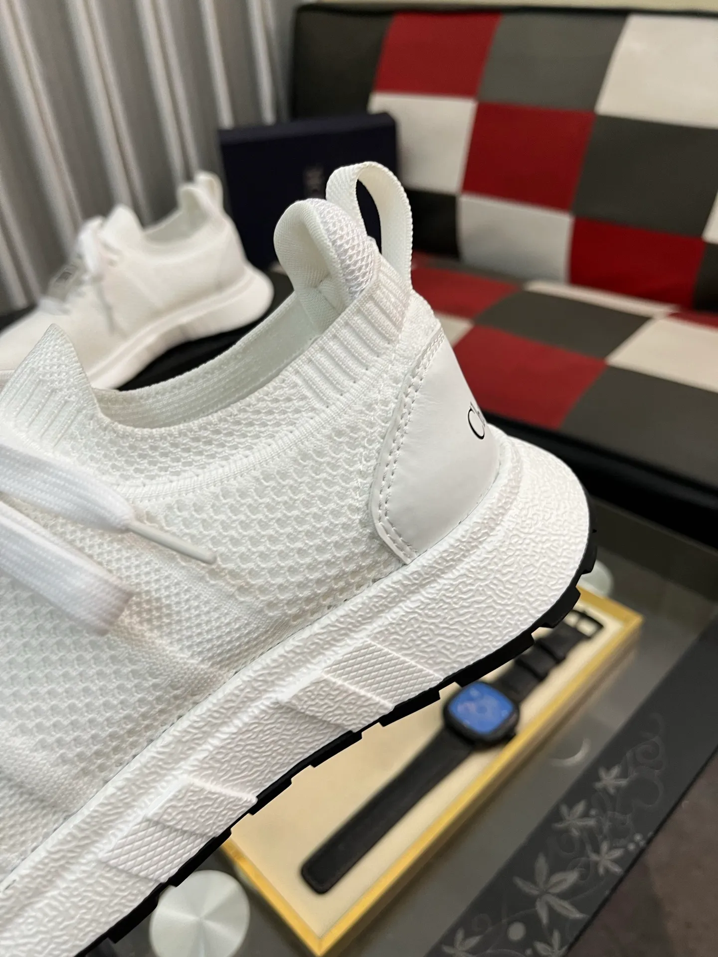 Men's men's shoes 💰400⌚️⌚️Dior unique modern style sneakers. 🏃Casual LeFou original leather😍😍 Yangli (refuses to discolor and rub feet) soles: Original soles specially provided by the original factory, super cool😍 Lace-up to bring wind when walking👍Style design ⚠️Super comfortable and wear-resistant original soles. Code number: 38-443️⃣Colors available